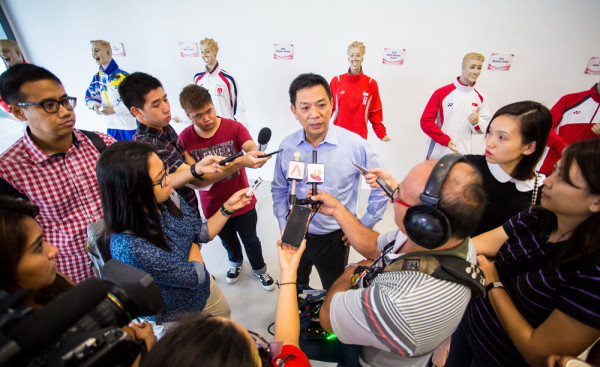 snoc-yonex-signing-7